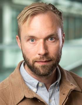 Portrait of Oscar Jonsson.